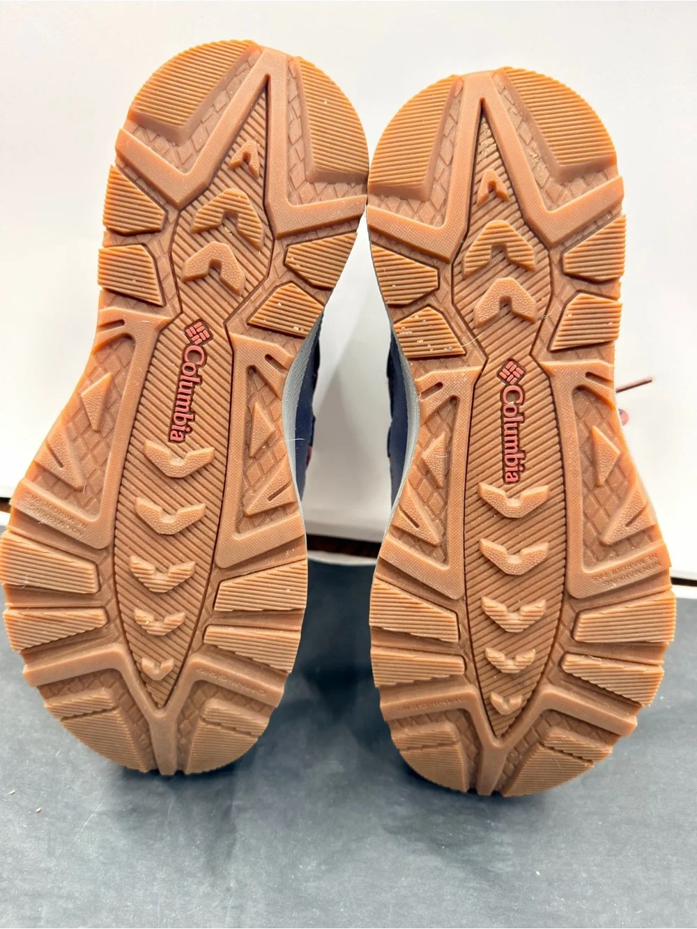 EUC Columbia Slopeside Village Snow Boots
